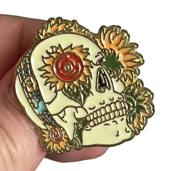 Vincent Van Gogh Inspired Artwork Sunflower Skull Enamel Pin - Picture 1 of 9